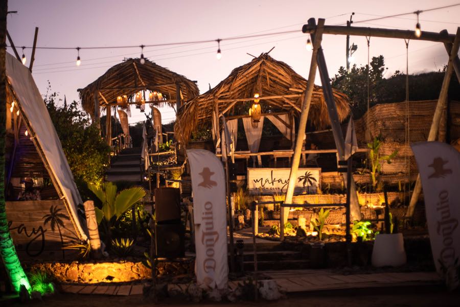 Restaurante al atardecer
